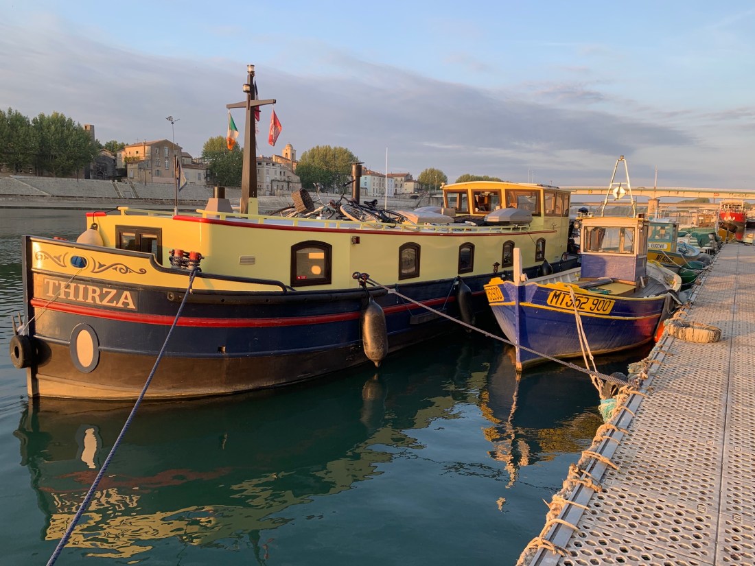20190419 - 04 precarious mooring at Arles